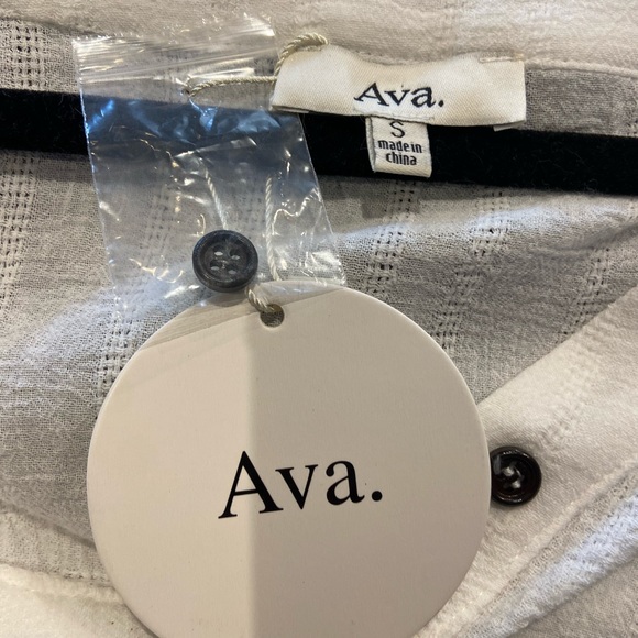 Womens cotton white summer top - Picture 3 of 5